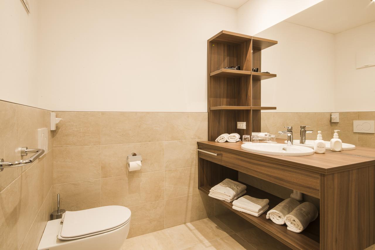 Hotel Theresia San Leonardo in Passiria Exterior foto