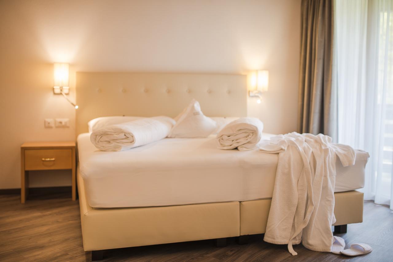 Hotel Theresia San Leonardo in Passiria Exterior foto